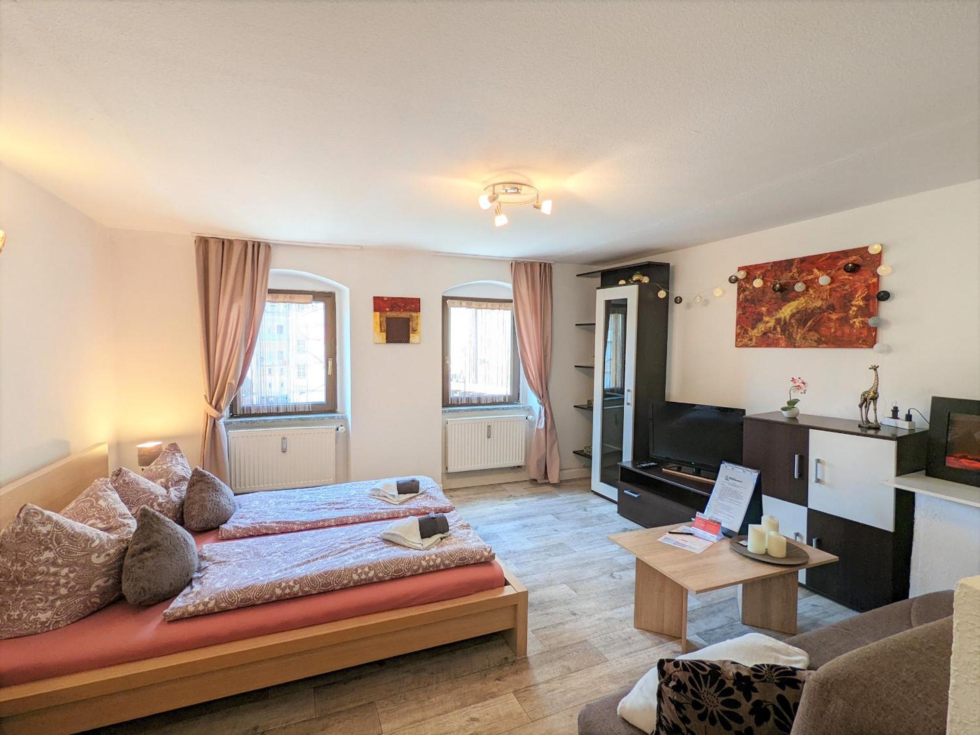 Famzi - Urlaubsmagie - Familienwohnung Mit Gemeinschaftsgarten, -Sauna & -Pool Sebnitz Esterno foto